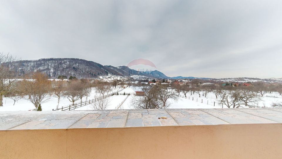 Casă de vacanță/Pensiune | Bran | 728 mp curte