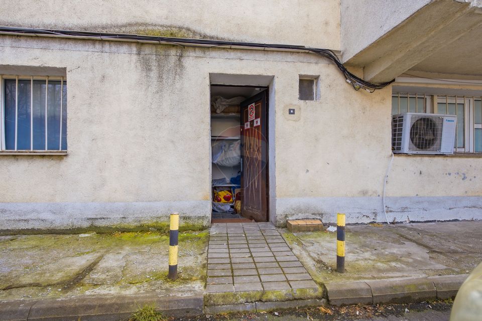 140sq.m Commercial Space for rent, Ultracentral area