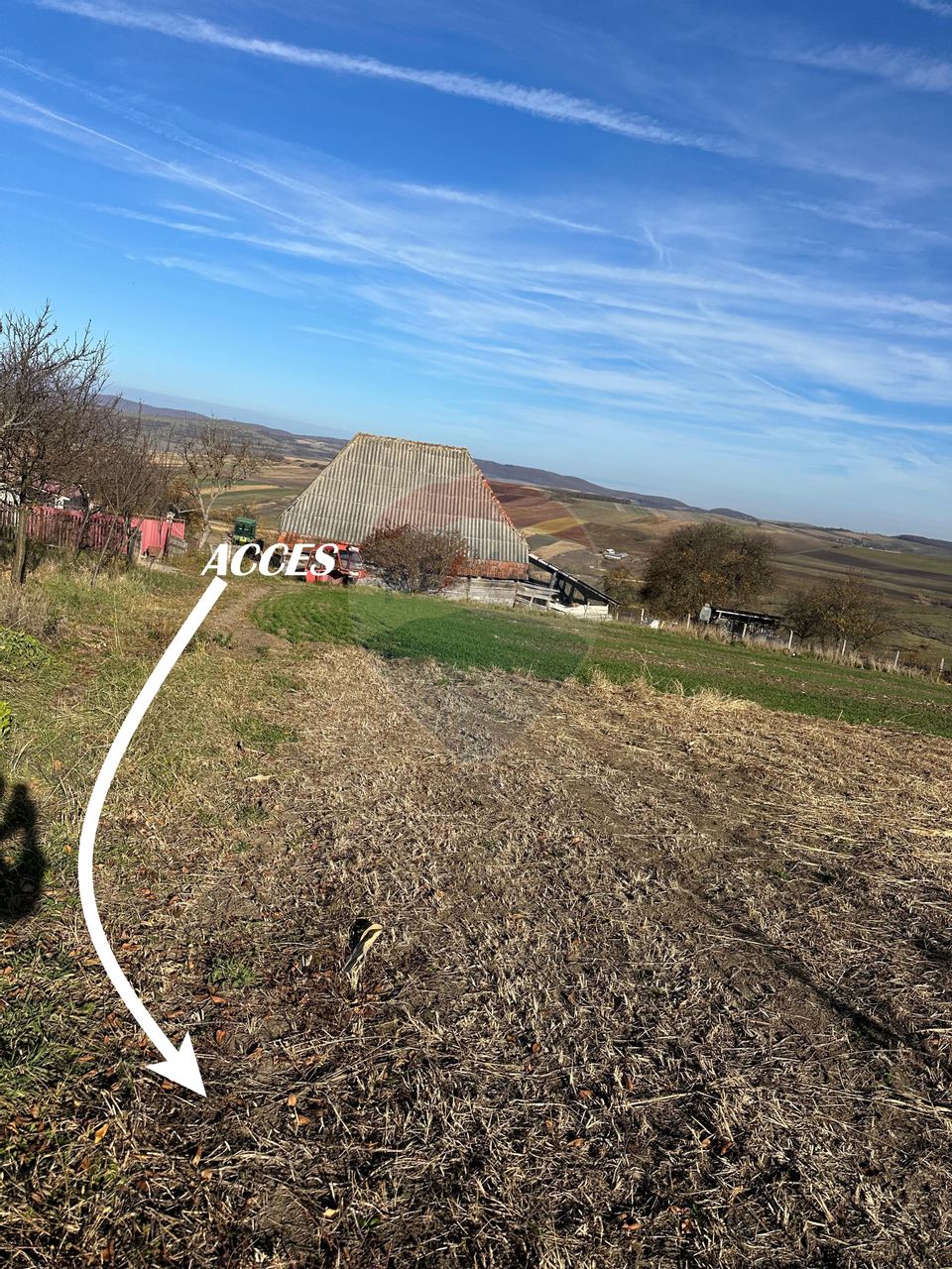 DE VANZARE - teren in ograda