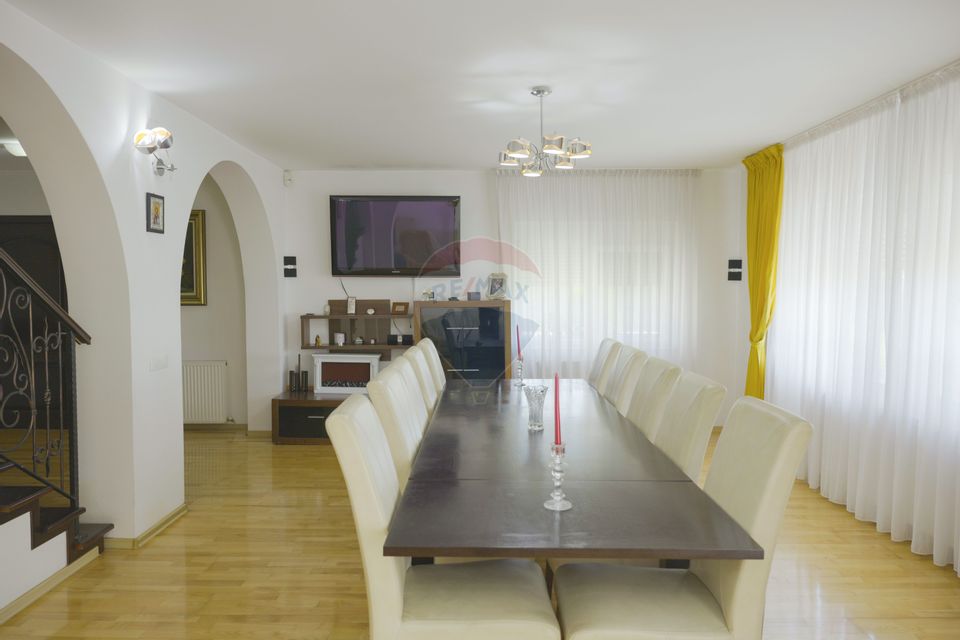 Casă cu piscină și teren de tenis – Girov, 10 min de Piatra Neamț