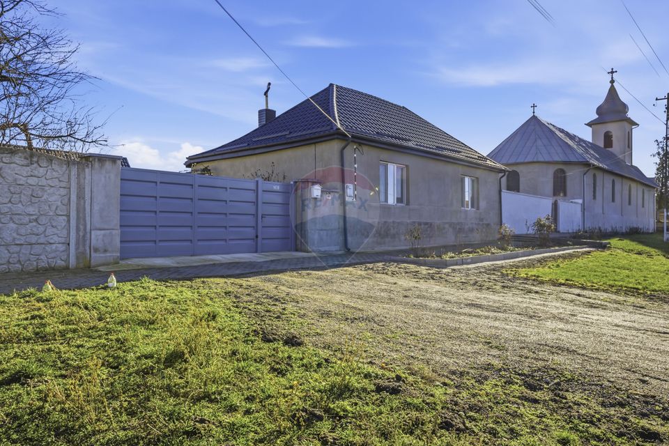 Casă renovată cu teren generos în Satu Mare,Secusigiu