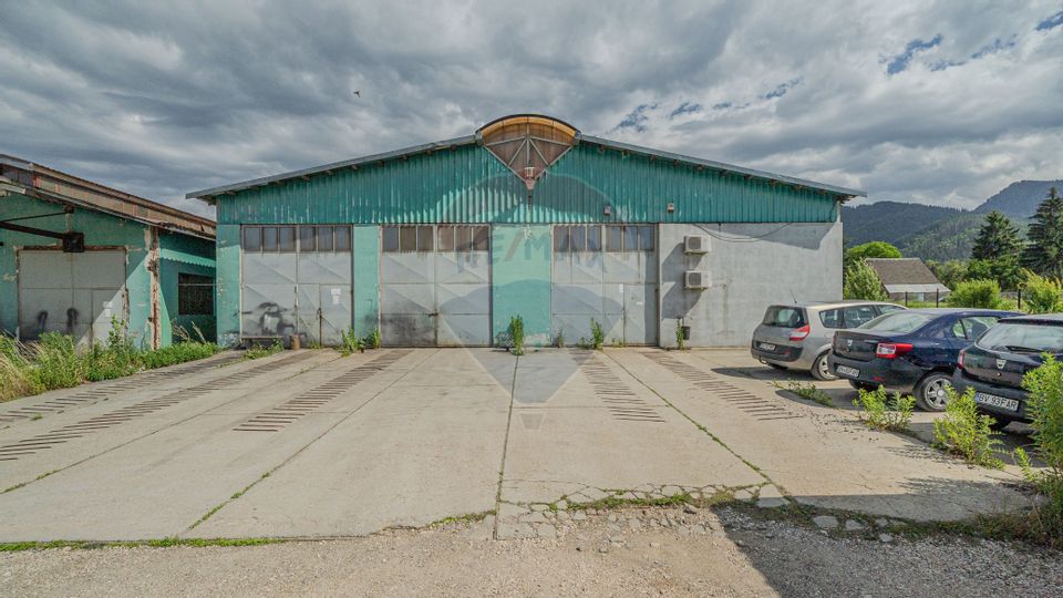 Spațiu industrial de 1,690mp, teren 3800 mp la 2 km de Brașov
