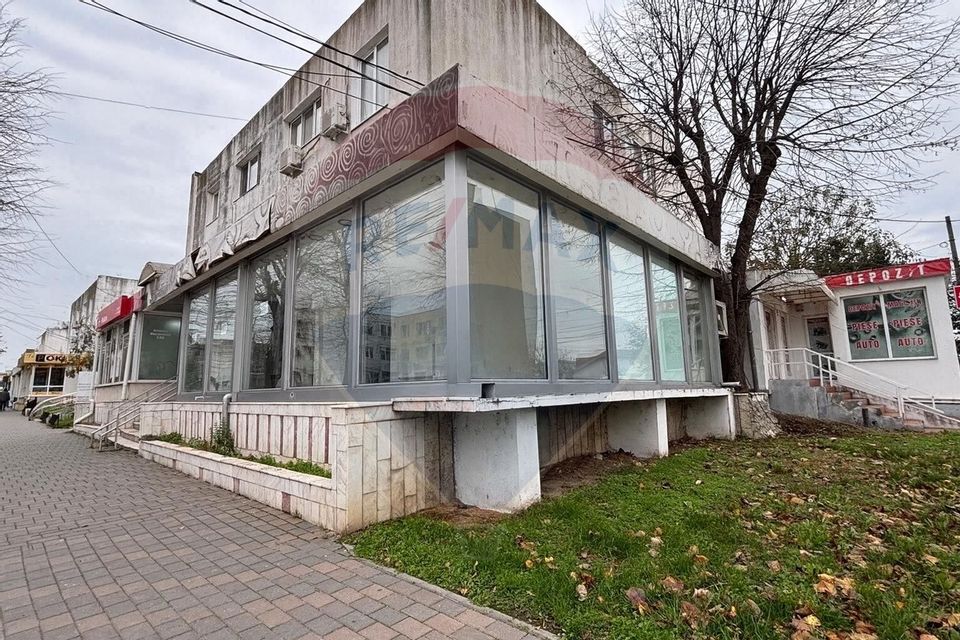 87sq.m Commercial Space for rent, Ultracentral area