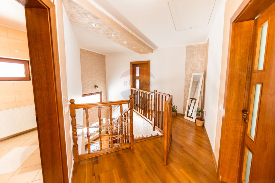 Casă elegantă, construită cu grijă, într-un cadru natural – Tărlungeni