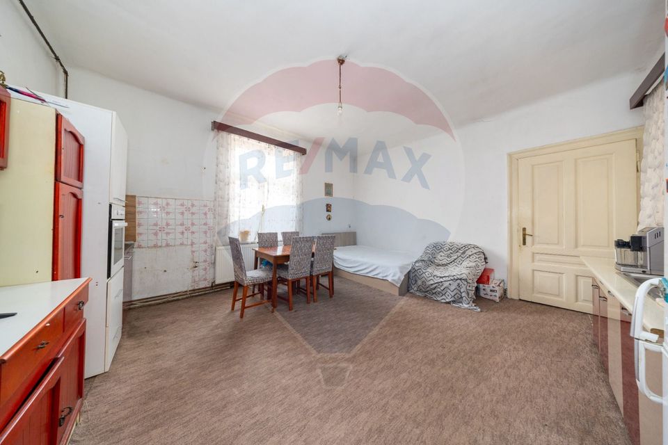 APARTAMENT 3 camere, Etaj 1, Str. Lunga nr 22, Brasov