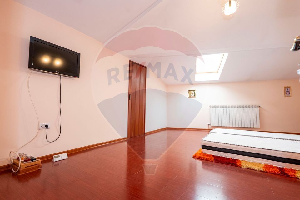 Casă 5 camere de închiriat în zona Centrala