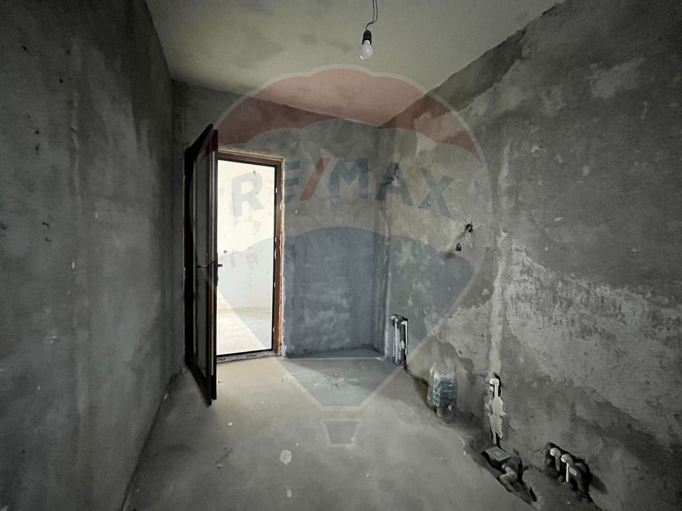 Investitie/Vanzare-  Vilă cu 5 camere la 45 minute de Bucuresti