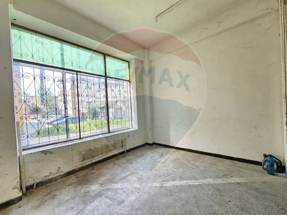 280sq.m Commercial Space for sale