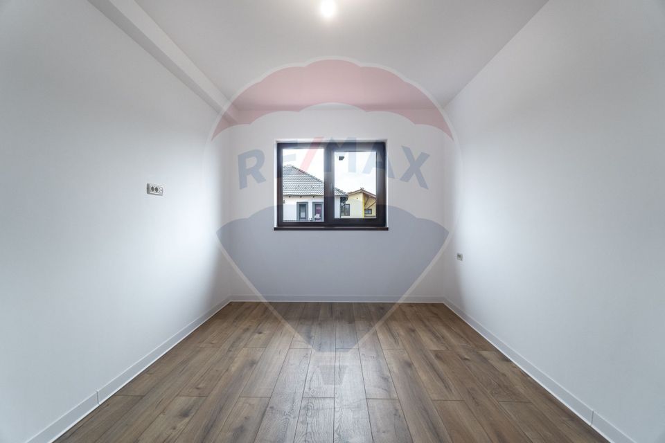 4 room House / Villa for sale