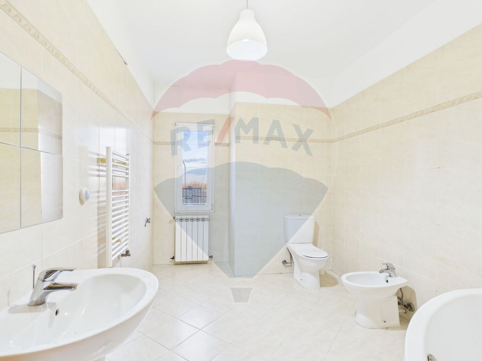 Apartament spatios 3 camere, locuinta sau birou