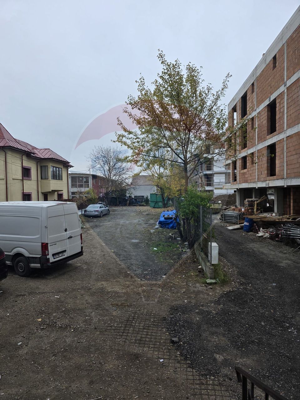 Vanzar spatii comerciale + birouri DN1 Otopeni stradal 2246 mp