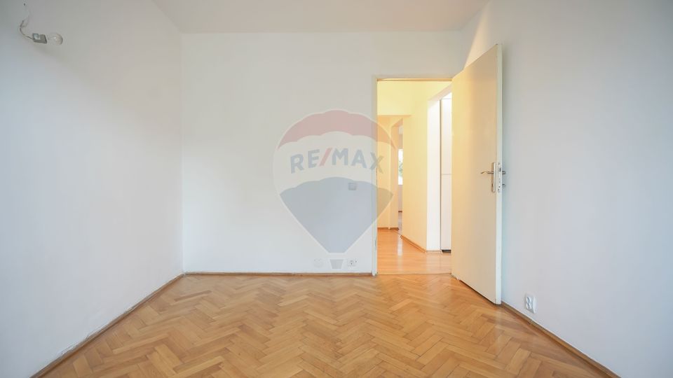 REZERVAT ! Vanzare apartament  4 camere zona Faget