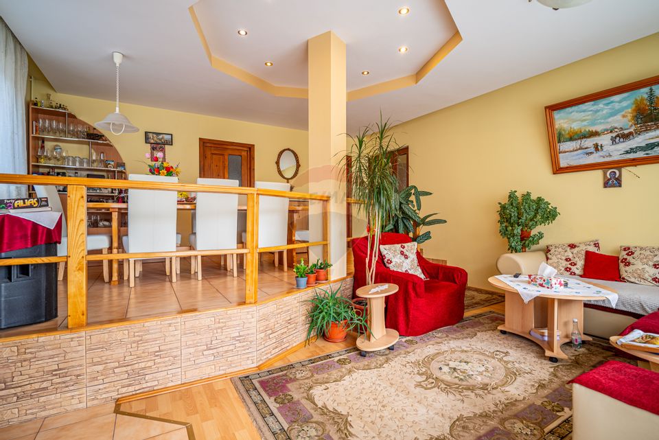 House FOR SALE in Bușteni, with superb views of the Bucegi Mountains