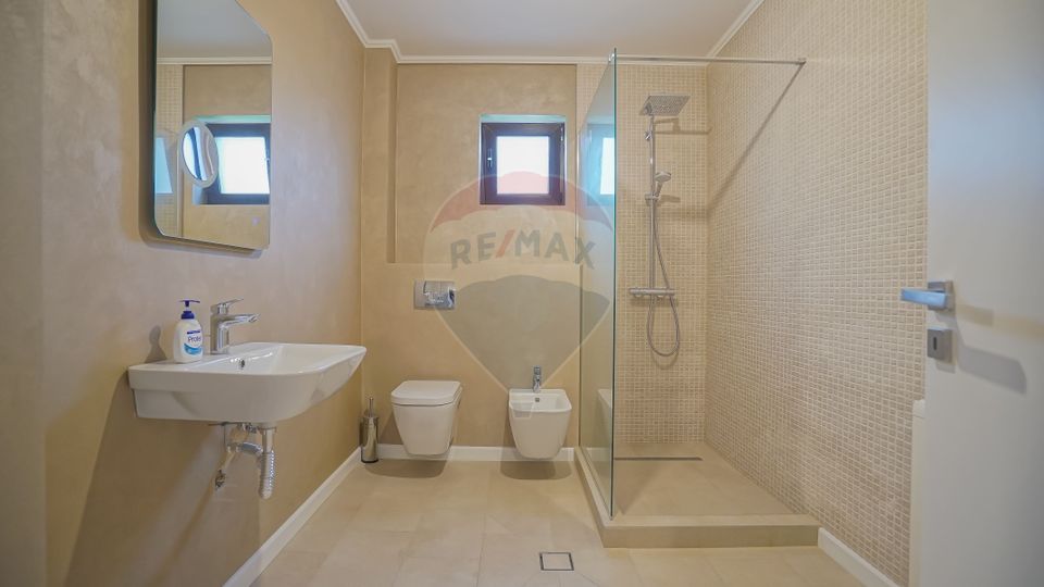 5 room Apartment for sale, Centrul Civic area