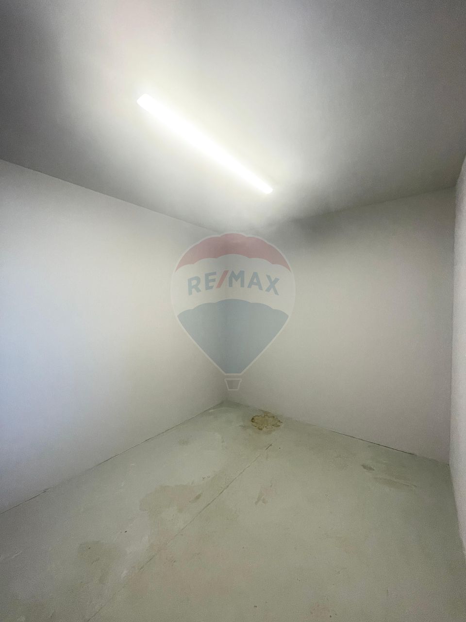 301.58sq.m Industrial Space for rent, UTA area