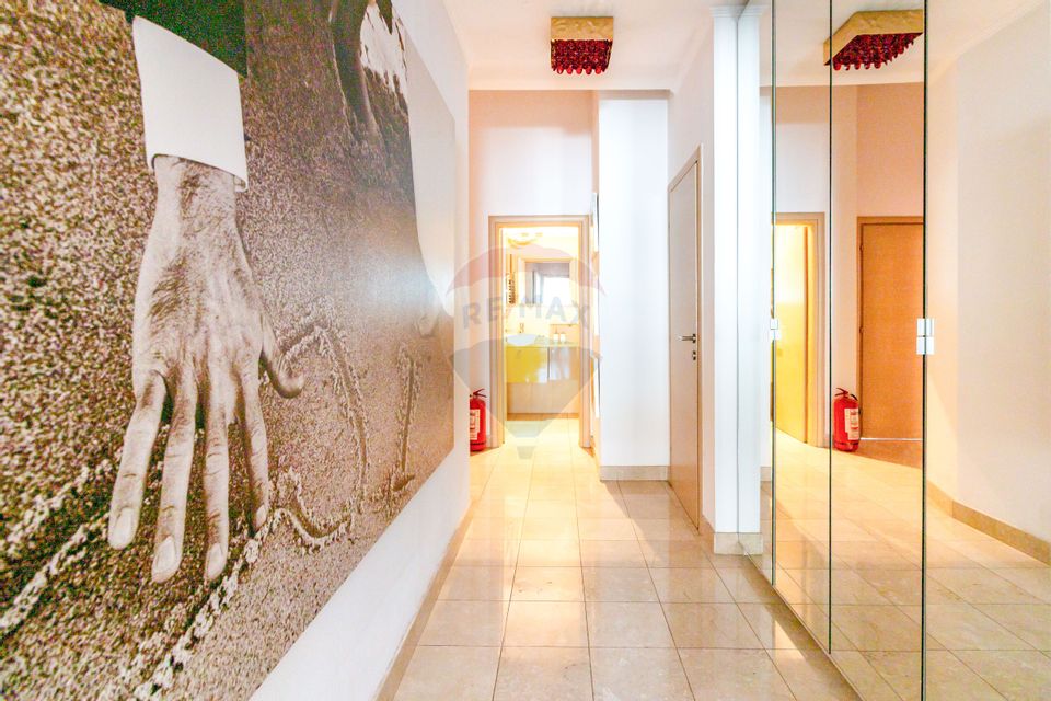 Snagov - Vila 5 camere cu semineu, piscina si iesire directa la lac