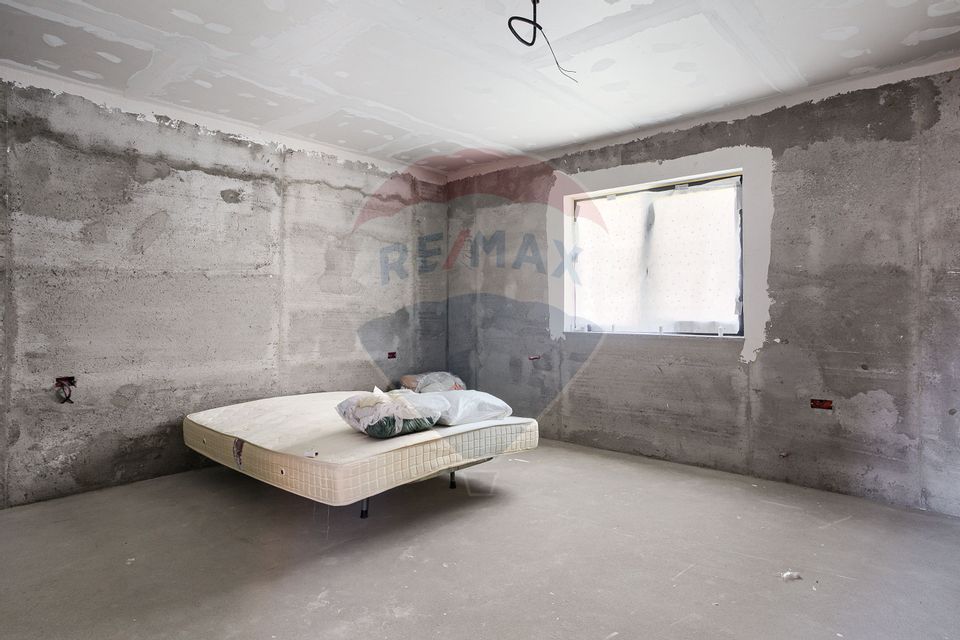 Casa de vanzare Frumuseni ,2 fronturi stradale.