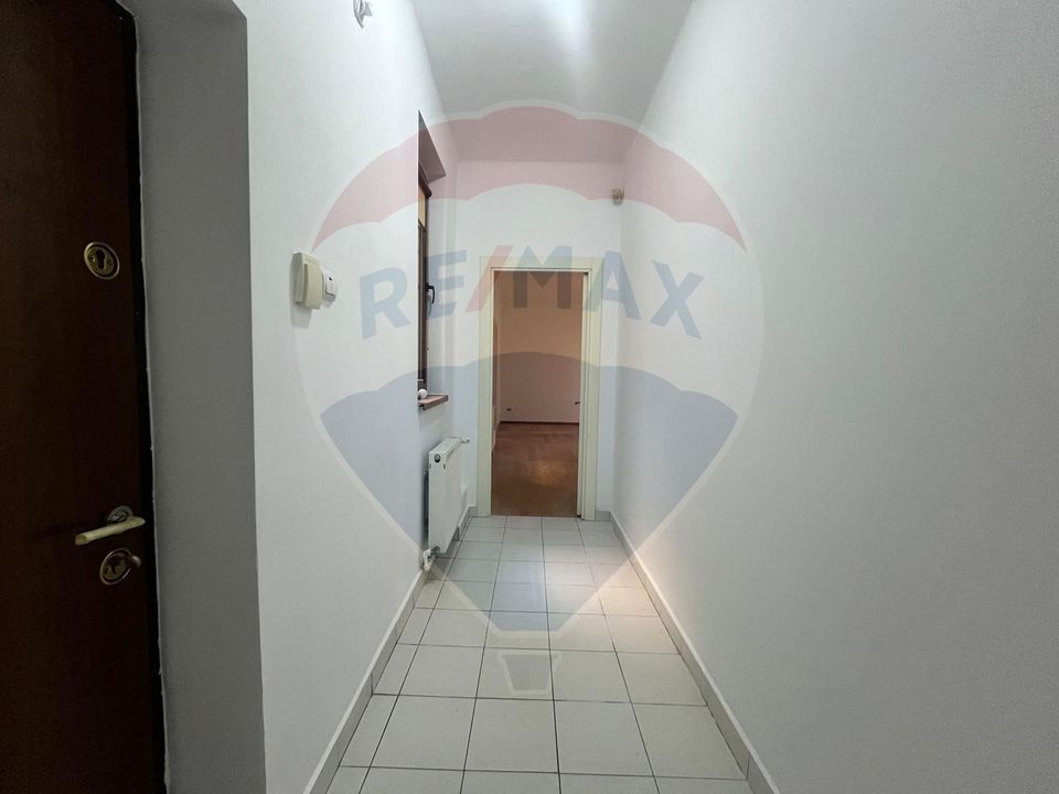 Inchiriere apartament cu 6 camere decomandat/circular-Cismigiu