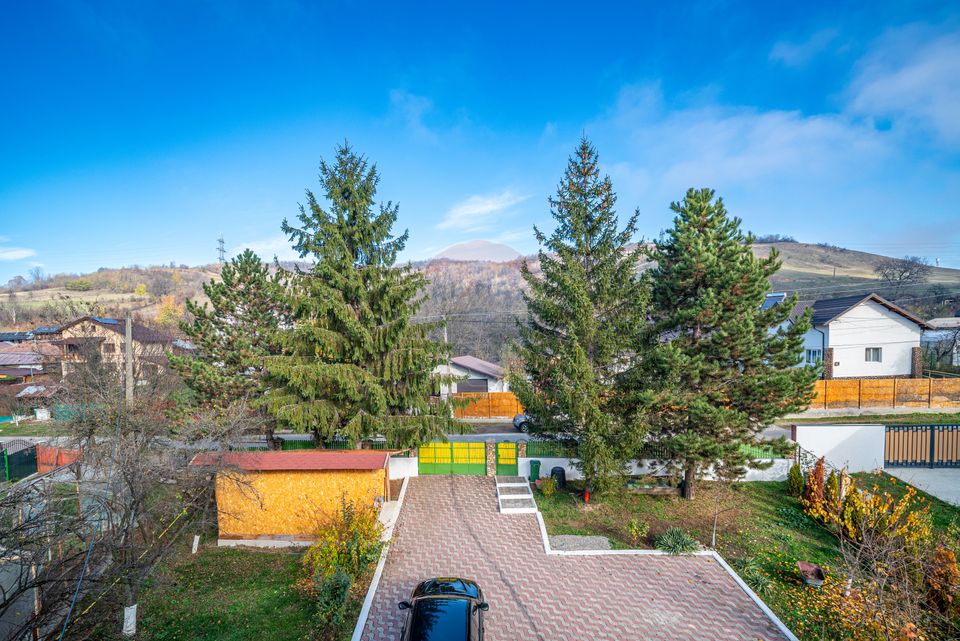 Casă 5 camere + demisol, teren 1560 mp / Filipestii de Padure