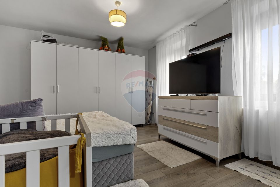 Casă complet renovata cu teren 648 mp de vanzare in Gradiste,Arad