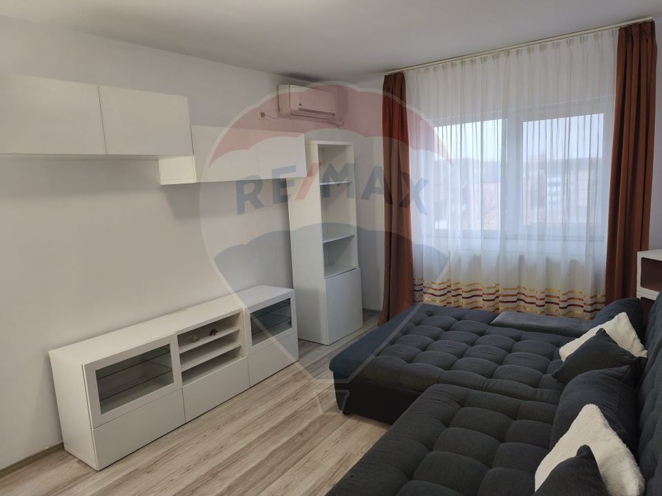 Apartament cu 2 camere de vânzare în zona Soarelui