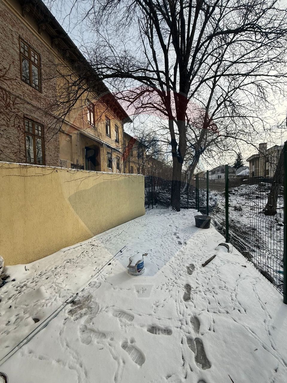 140sq.m Commercial Space for rent, 1 Mai area