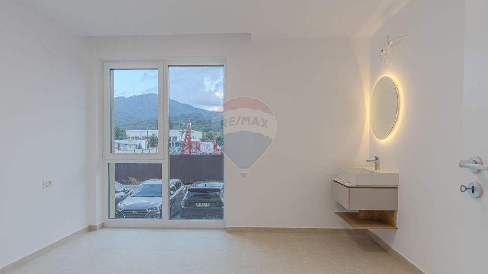 Clinica medicala-9 cabinete- URBAN PLAZA - bloc 15 parter!