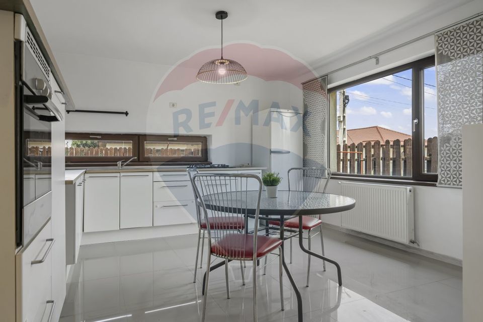 Spacious 6-room detached house with garden of 572 sqm in Gulia