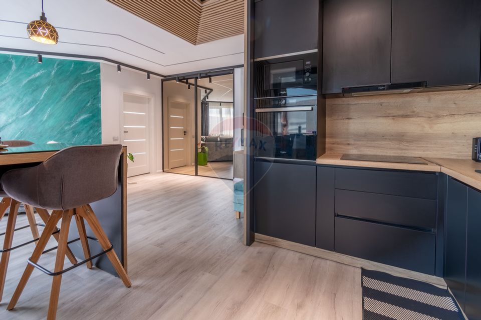 Apartament de vanzare, 2 camere, balcon inchis, zona BMW