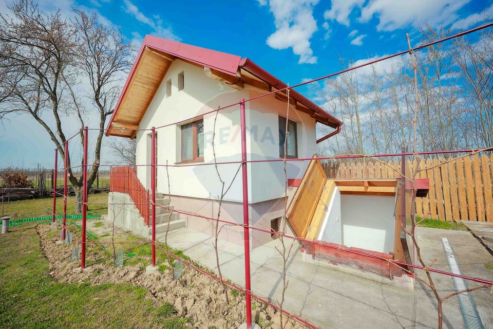 Casă de vânzare, tip duplex, teren 889 mp, în Păușa, comuna Nojorid