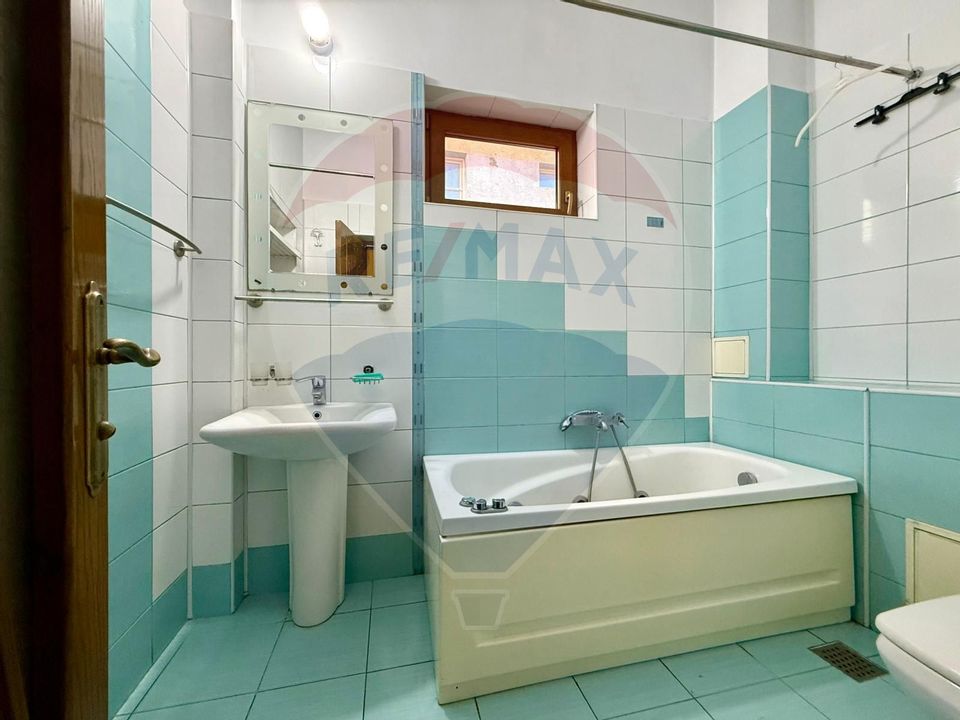 5 room House / Villa for sale, Republica area