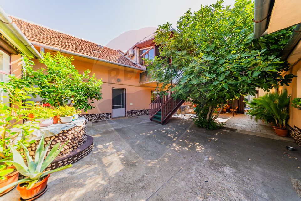 7 room House / Villa for sale, Confectii area