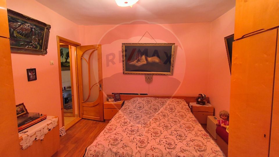 Apartament cu 3 camere de vânzare în zona Hipodrom Braila