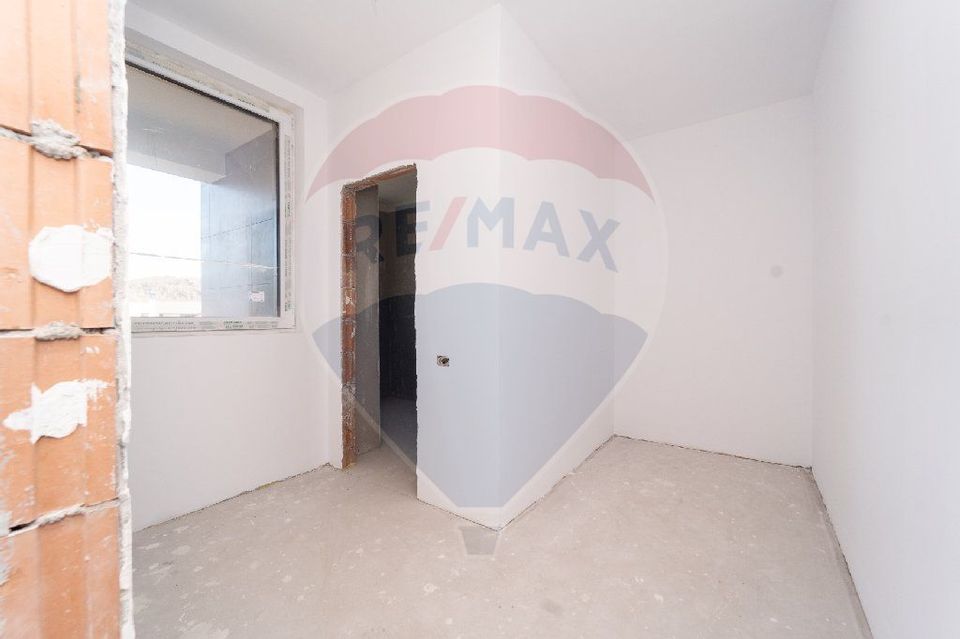Casă Modernă de Vânzare în Sânpetru