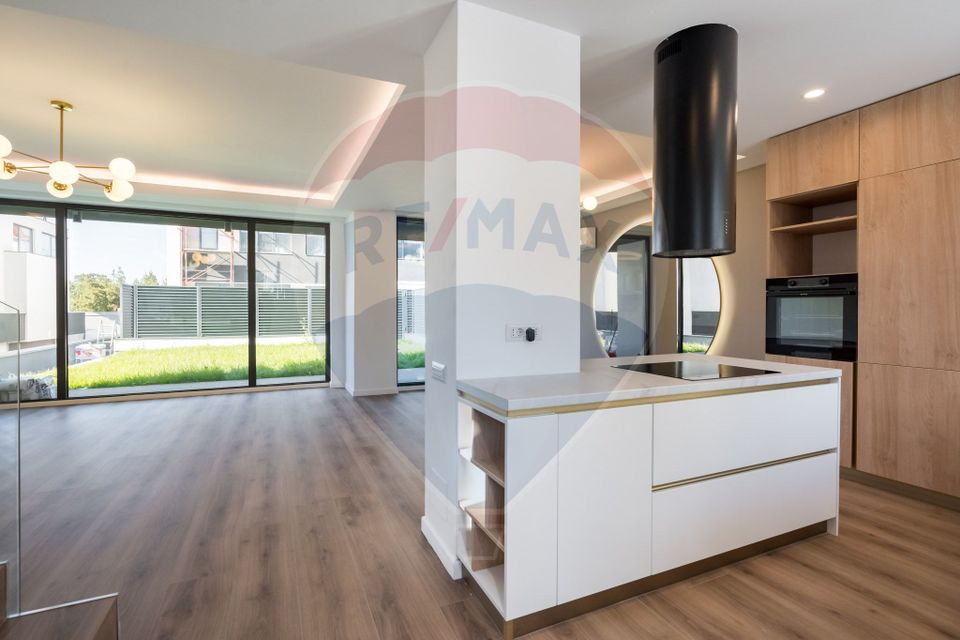 Casă / Vilă cu 5 camere de vânzare în zona Central