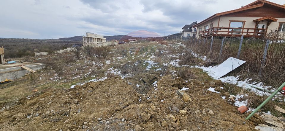 Teren de Vânzare în Salicea – Autorizație de Construire comision 0%