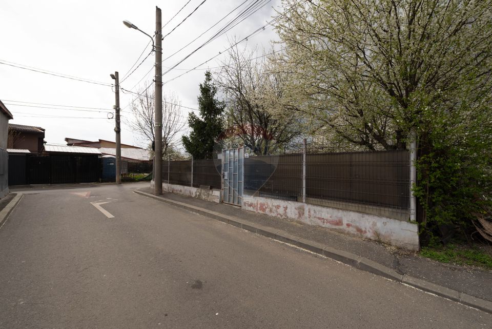 Casă de vânzare si teren 266mp în zona Giulesti