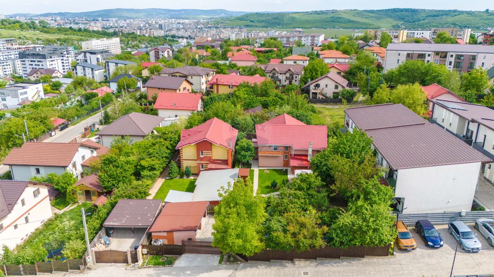 Casă / Vilă de Vânzare 200mp Teren 870mp Str. Soarelui - Valea Lupului