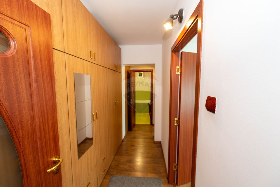 Apartament semidecomandat cu 3 camere de inchiriat Vasile Goldis Minis