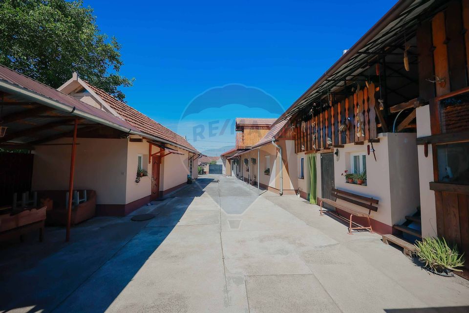 Casă și teren de 1397 mp de vânzare în Ineu, la 18 km de Oradea