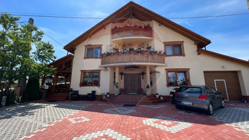 11 room Hotel / Pension for sale