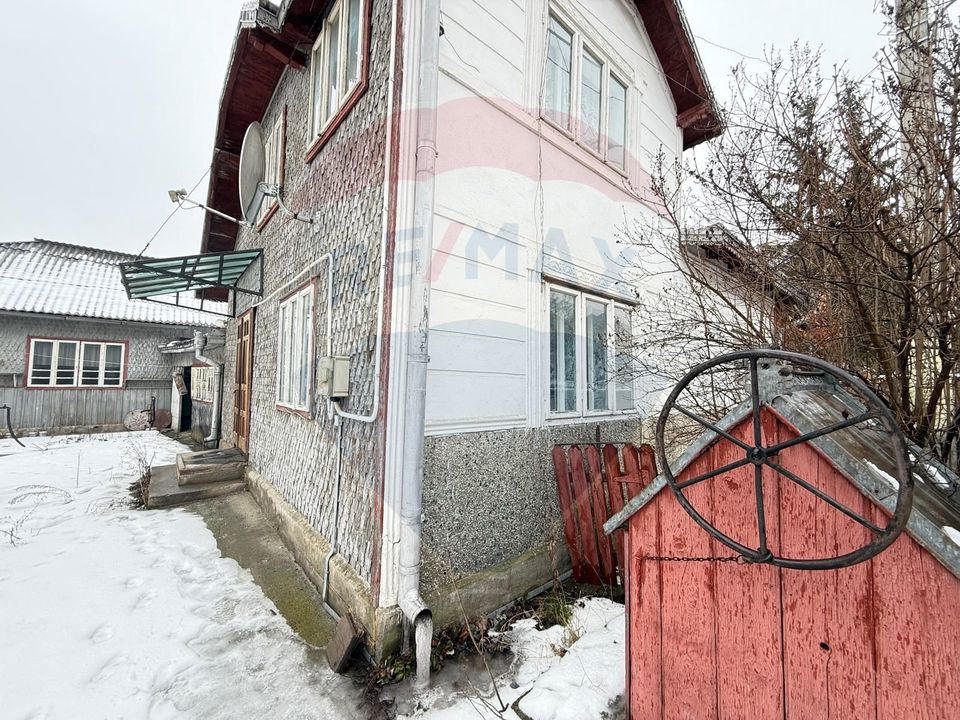 Casă cu Teren de Vânzare în Gura Humorului – strada Pajiștei