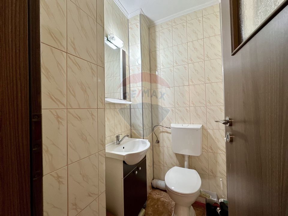 Apartament cu 3 camere de vânzare în zona Vasile Aaron