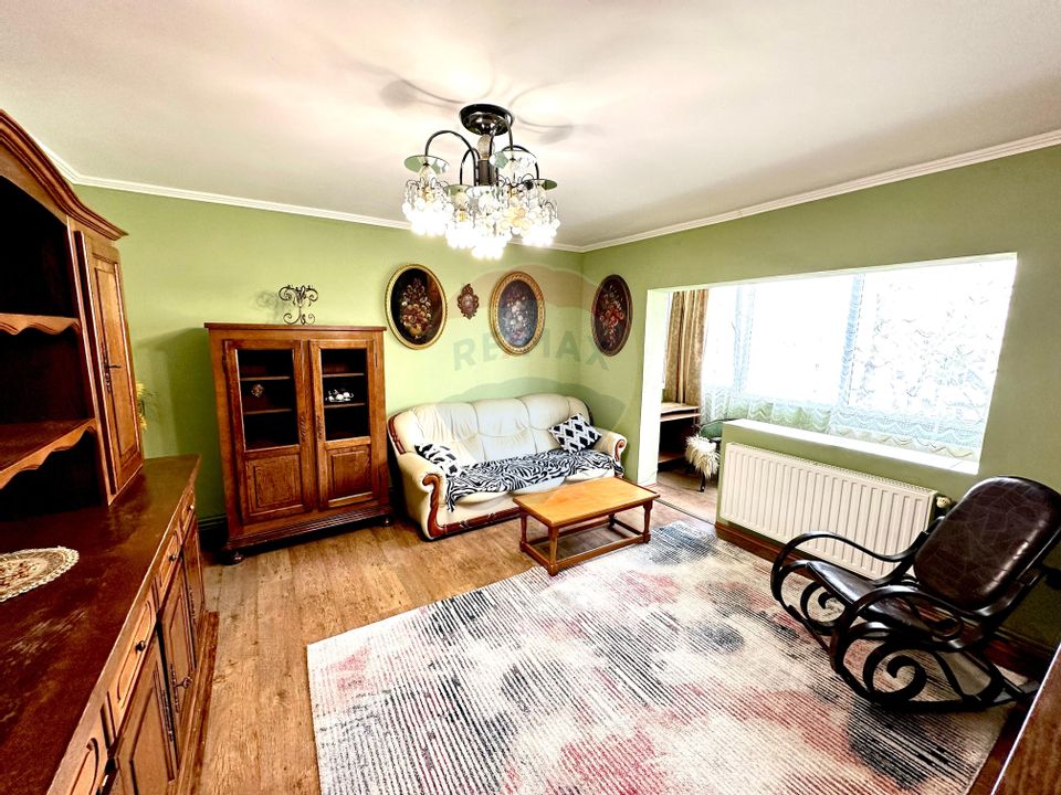 Apartament cu 3 camere de închiriat în zona Micalaca