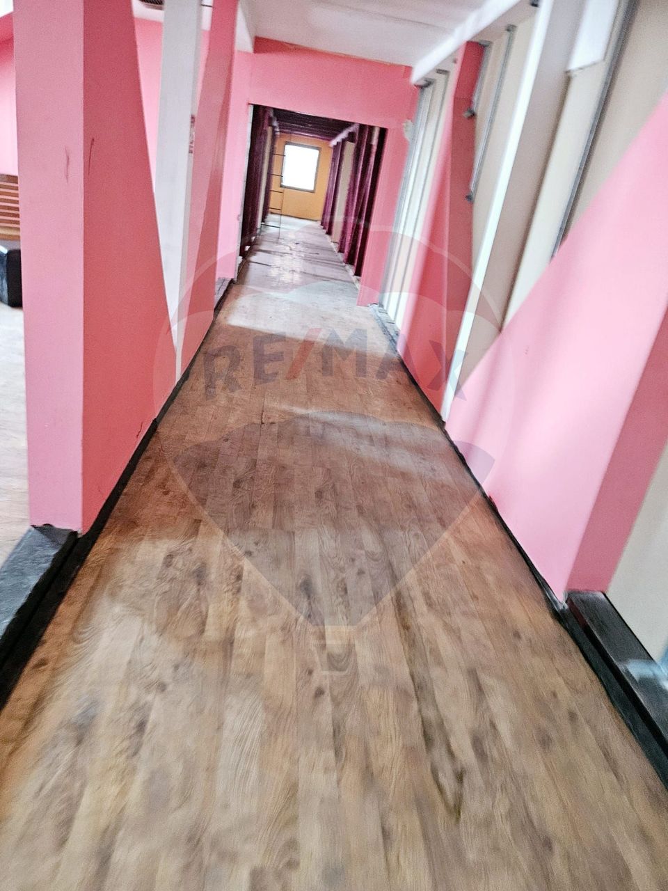 904sq.m Commercial Space for rent, Central area