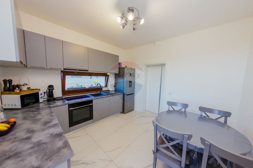 4 room House / Villa for sale