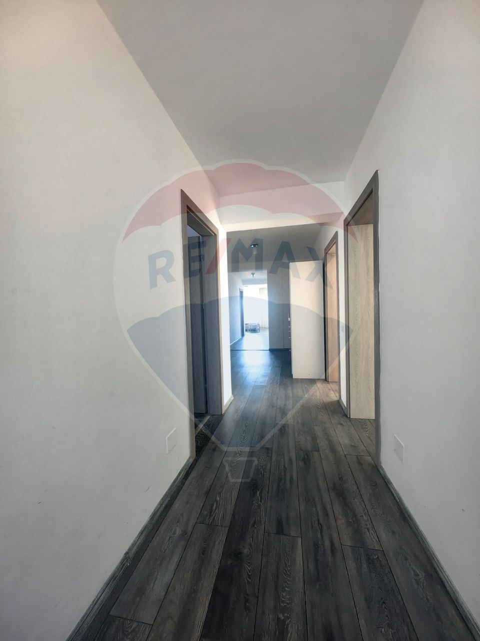 Casă tip duplex 4 camere de inchiriat