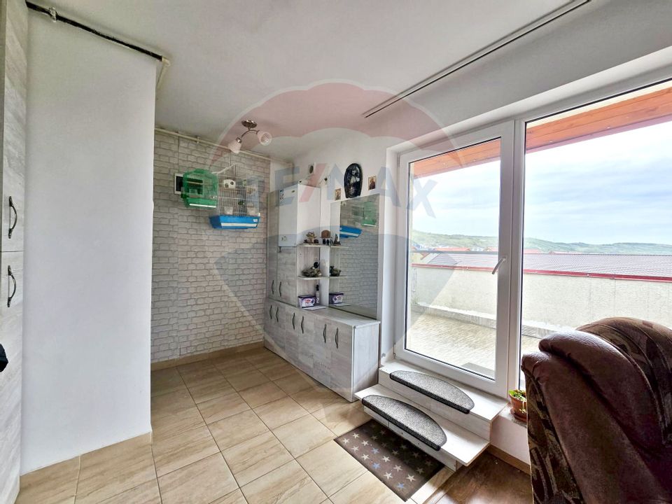 4 room Apartment for sale