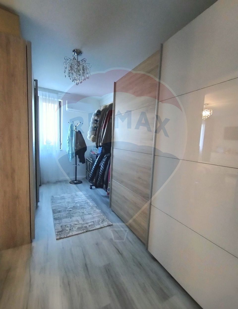 Casă / Vilă cu 5 camere - la 2 minute de Complex Cosmopolis