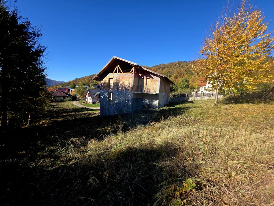 Casă / Vilă cu 5 camere de vânzare